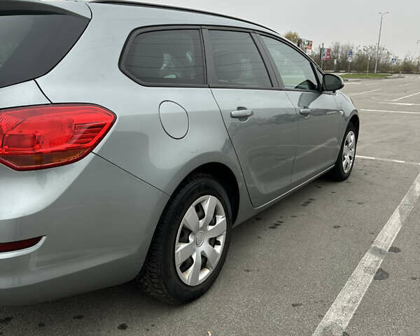 Серый Опель Астра, объемом двигателя 1.69 л и пробегом 178 тыс. км за 6200 $, фото 6 на Automoto.ua