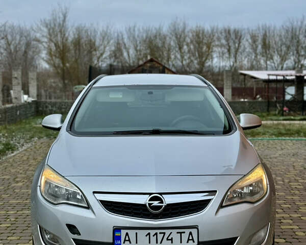 Серый Опель Астра, объемом двигателя 1.7 л и пробегом 252 тыс. км за 5900 $, фото 8 на Automoto.ua