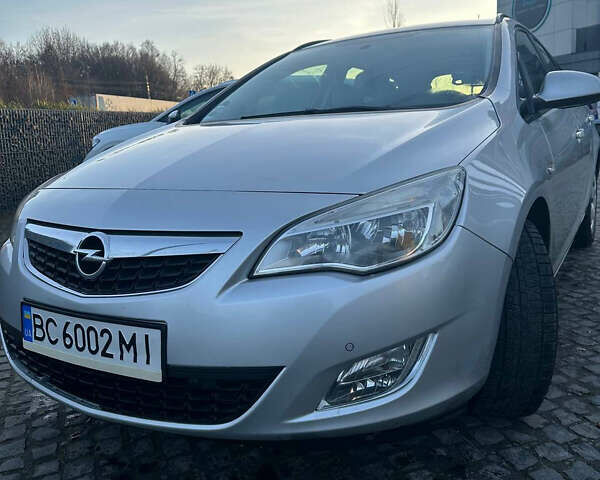 Серый Опель Астра, объемом двигателя 1.69 л и пробегом 334 тыс. км за 8300 $, фото 12 на Automoto.ua