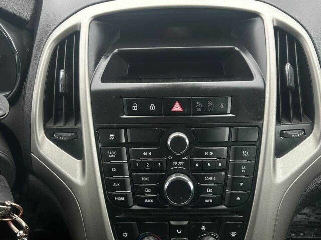 Серый Опель Астра, объемом двигателя 1.7 л и пробегом 241 тыс. км за 5900 $, фото 8 на Automoto.ua