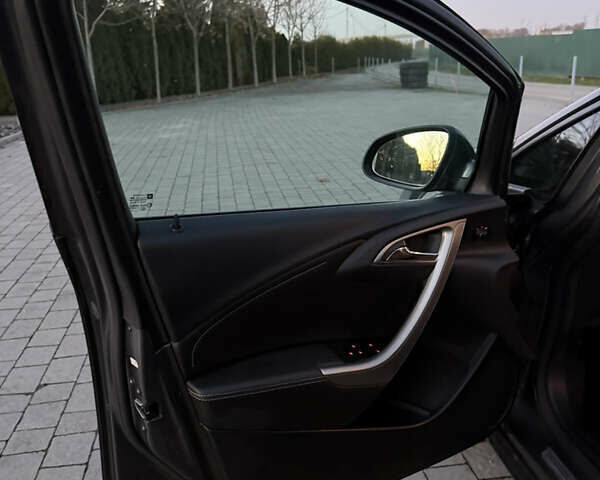 Серый Опель Астра, объемом двигателя 1.7 л и пробегом 215 тыс. км за 7350 $, фото 39 на Automoto.ua