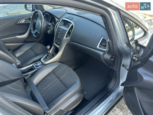 Серый Опель Астра, объемом двигателя 1.69 л и пробегом 180 тыс. км за 7500 $, фото 18 на Automoto.ua