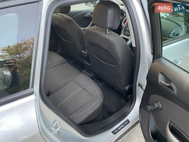 Серый Опель Астра, объемом двигателя 1.7 л и пробегом 248 тыс. км за 6999 $, фото 11 на Automoto.ua