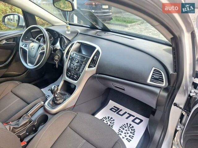 Серый Опель Астра, объемом двигателя 1.7 л и пробегом 270 тыс. км за 6750 $, фото 24 на Automoto.ua