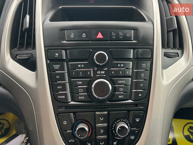 Серый Опель Астра, объемом двигателя 1.69 л и пробегом 243 тыс. км за 7500 $, фото 12 на Automoto.ua