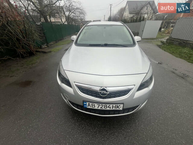 Серый Опель Астра, объемом двигателя 1.7 л и пробегом 255 тыс. км за 6200 $, фото 4 на Automoto.ua