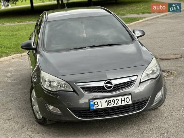 Серый Опель Астра, объемом двигателя 1.3 л и пробегом 220 тыс. км за 7100 $, фото 17 на Automoto.ua