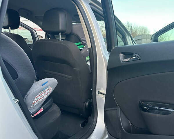 Серый Опель Астра, объемом двигателя 1.69 л и пробегом 334 тыс. км за 8300 $, фото 8 на Automoto.ua