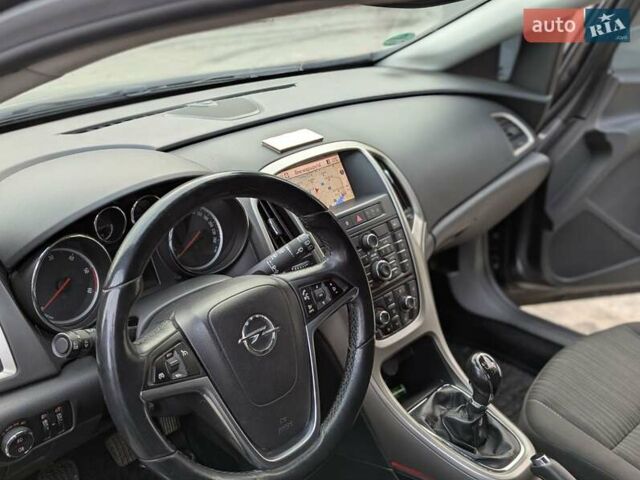 Опель Астра 2012 в Черкассах на Automoto.ua Серый Опель Астра, объемом двигателя 1.7 л и пробегом 236 тыс. км за 7499 $, фото 21 на Automoto.ua