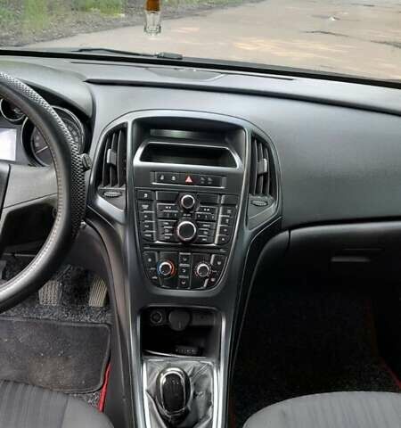 Опель Астра 2012 в Бердичеве на Automoto.ua Серый Опель Астра, объемом двигателя 1.6 л и пробегом 133 тыс. км за 6999 $, фото 12 на Automoto.ua