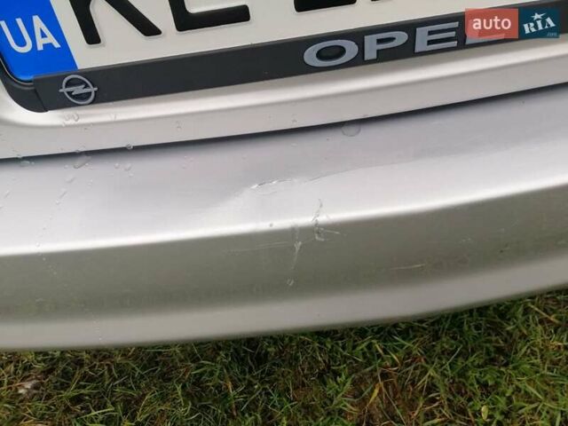 Серый Опель Астра, объемом двигателя 1.7 л и пробегом 300 тыс. км за 5999 $, фото 9 на Automoto.ua