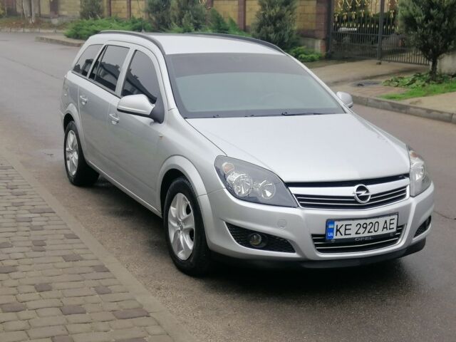 Сірий Опель Астра, об'ємом двигуна 1.7 л та пробігом 300 тис. км за 6200 $, фото 4 на Automoto.ua