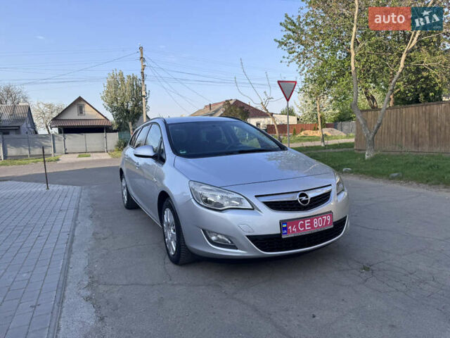 Серый Опель Астра, объемом двигателя 1.7 л и пробегом 257 тыс. км за 7650 $, фото 8 на Automoto.ua
