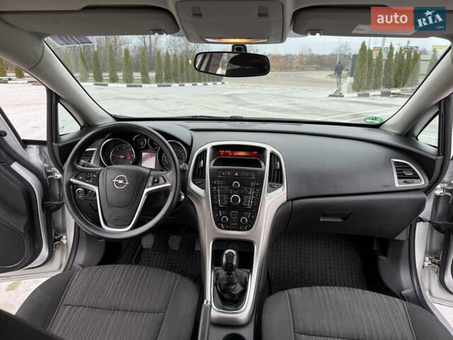 Серый Опель Астра, объемом двигателя 1.7 л и пробегом 245 тыс. км за 5700 $, фото 10 на Automoto.ua