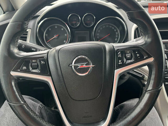 Серый Опель Астра, объемом двигателя 1.69 л и пробегом 243 тыс. км за 7500 $, фото 10 на Automoto.ua