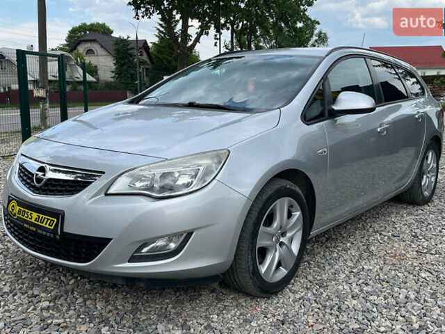 Серый Опель Астра, объемом двигателя 1.69 л и пробегом 243 тыс. км за 7500 $, фото 2 на Automoto.ua