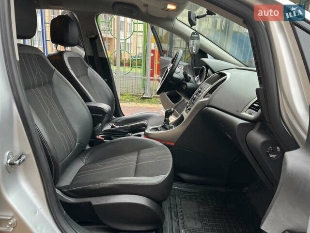 Серый Опель Астра, объемом двигателя 1.7 л и пробегом 257 тыс. км за 5850 $, фото 23 на Automoto.ua