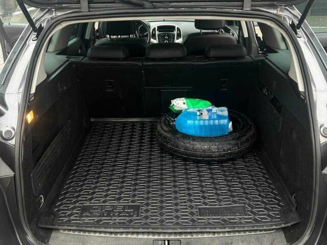 Серый Опель Астра, объемом двигателя 1.7 л и пробегом 241 тыс. км за 5900 $, фото 16 на Automoto.ua