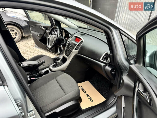 Серый Опель Астра, объемом двигателя 1.4 л и пробегом 220 тыс. км за 6300 $, фото 4 на Automoto.ua