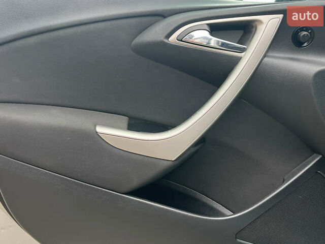 Серый Опель Астра, объемом двигателя 1.69 л и пробегом 243 тыс. км за 7500 $, фото 21 на Automoto.ua