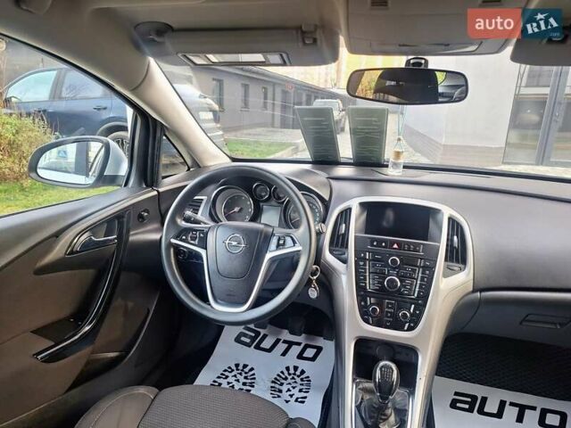 Серый Опель Астра, объемом двигателя 1.7 л и пробегом 270 тыс. км за 6750 $, фото 37 на Automoto.ua