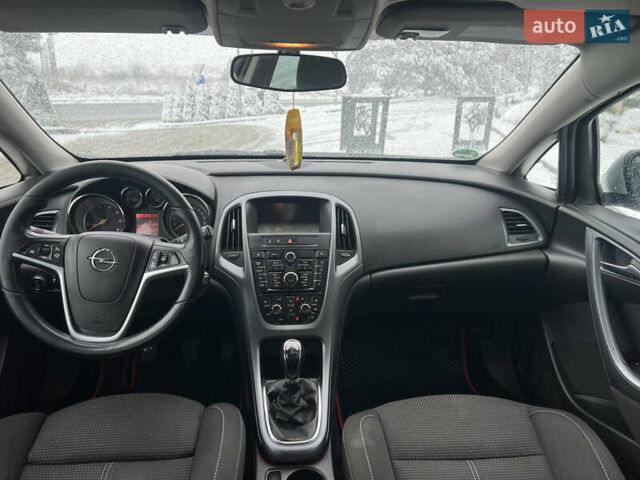 Серый Опель Астра, объемом двигателя 1.7 л и пробегом 282 тыс. км за 6100 $, фото 24 на Automoto.ua