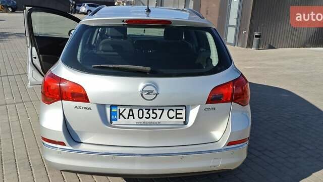 Опель Астра 2012 у Одесі на Automoto.ua Сірий Опель Астра, об'ємом двигуна 1.7 л та пробігом 254 тис. км за 8300 $, фото 4 на Automoto.ua