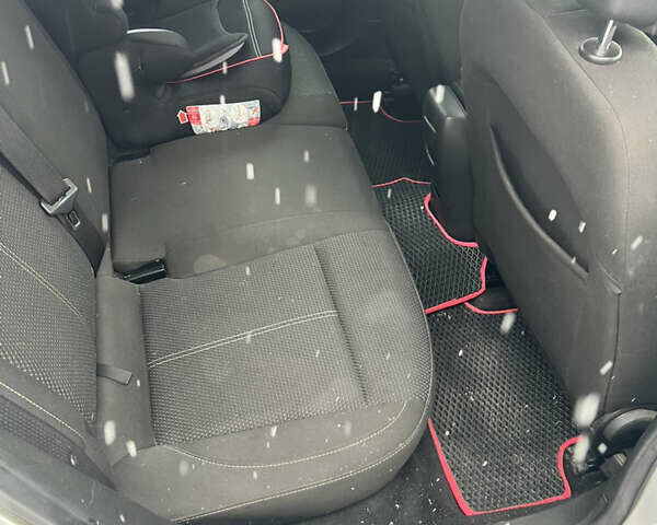 Серый Опель Астра, объемом двигателя 1.7 л и пробегом 282 тыс. км за 6100 $, фото 20 на Automoto.ua