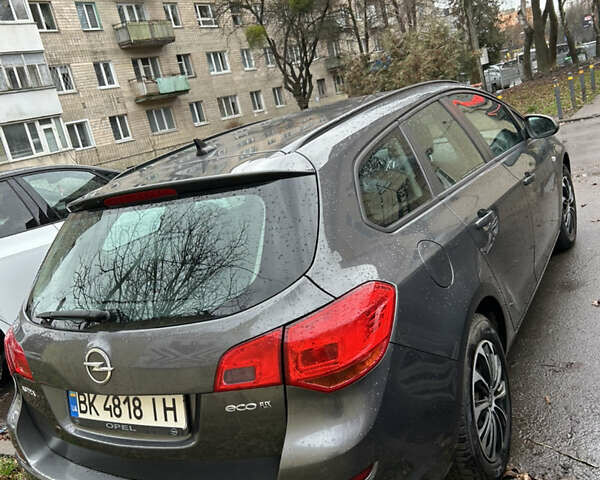 Серый Опель Астра, объемом двигателя 1.7 л и пробегом 231 тыс. км за 6600 $, фото 2 на Automoto.ua