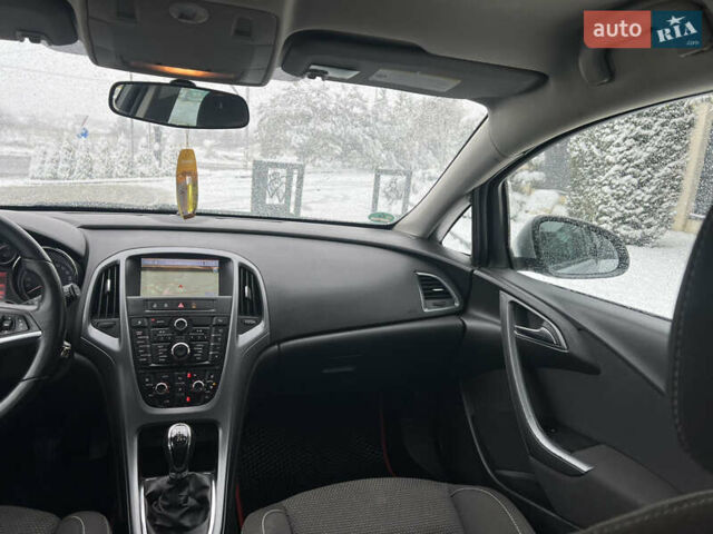 Серый Опель Астра, объемом двигателя 1.7 л и пробегом 282 тыс. км за 6100 $, фото 26 на Automoto.ua