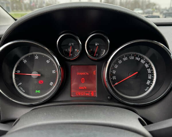 Серый Опель Астра, объемом двигателя 1.69 л и пробегом 178 тыс. км за 6200 $, фото 22 на Automoto.ua