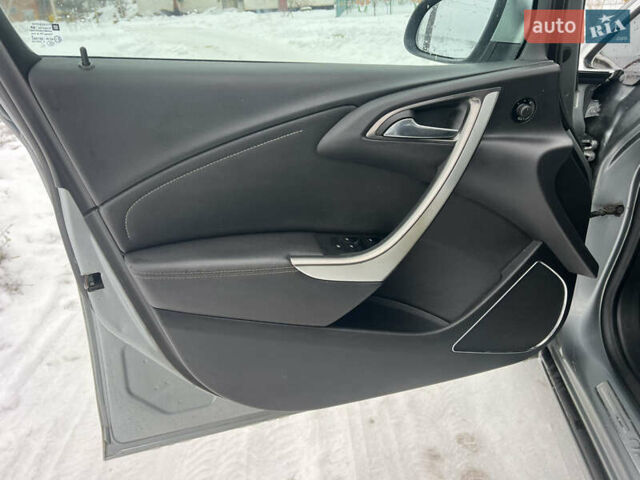 Серый Опель Астра, объемом двигателя 1.7 л и пробегом 277 тыс. км за 5900 $, фото 13 на Automoto.ua