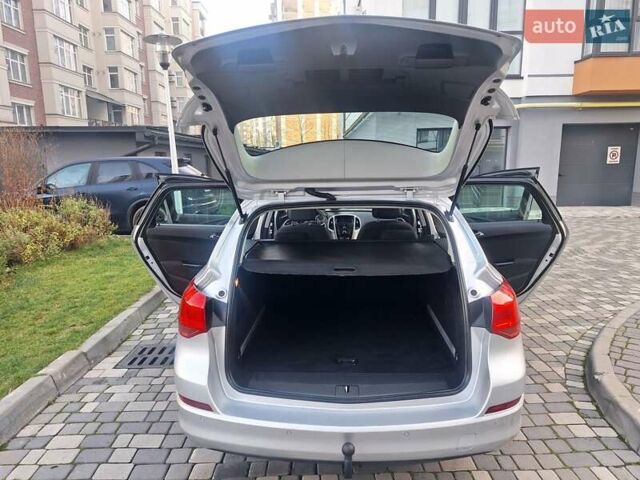 Серый Опель Астра, объемом двигателя 1.7 л и пробегом 270 тыс. км за 6750 $, фото 26 на Automoto.ua