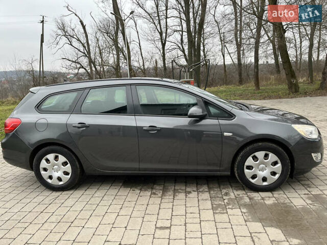 Серый Опель Астра, объемом двигателя 1.7 л и пробегом 235 тыс. км за 7500 $, фото 5 на Automoto.ua