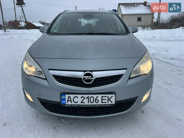 Серый Опель Астра, объемом двигателя 1.7 л и пробегом 277 тыс. км за 5900 $, фото 8 на Automoto.ua