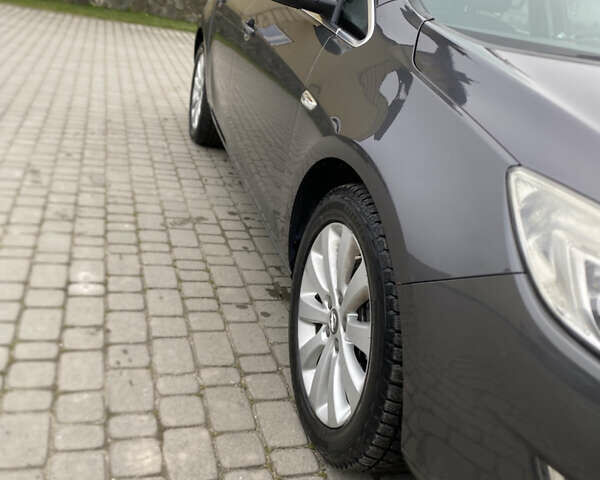 Серый Опель Астра, объемом двигателя 1.7 л и пробегом 327 тыс. км за 7800 $, фото 2 на Automoto.ua