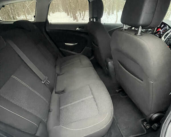 Серый Опель Астра, объемом двигателя 1.7 л и пробегом 225 тыс. км за 6900 $, фото 21 на Automoto.ua