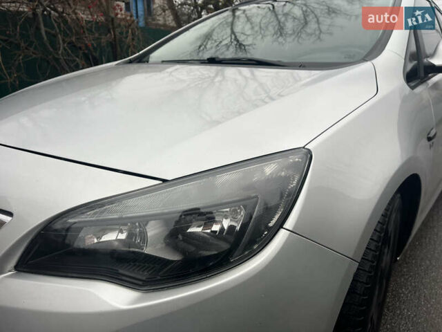 Серый Опель Астра, объемом двигателя 1.7 л и пробегом 255 тыс. км за 6200 $, фото 1 на Automoto.ua