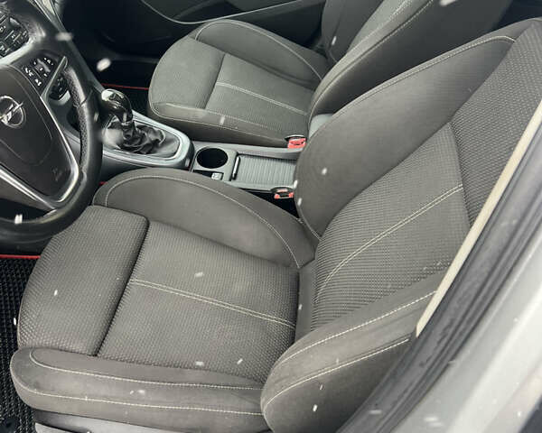 Серый Опель Астра, объемом двигателя 1.7 л и пробегом 282 тыс. км за 6100 $, фото 15 на Automoto.ua