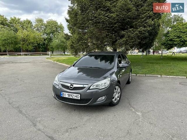 Серый Опель Астра, объемом двигателя 1.3 л и пробегом 220 тыс. км за 7100 $, фото 39 на Automoto.ua