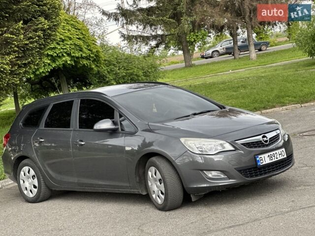 Сірий Опель Астра, об'ємом двигуна 1.3 л та пробігом 220 тис. км за 7100 $, фото 4 на Automoto.ua