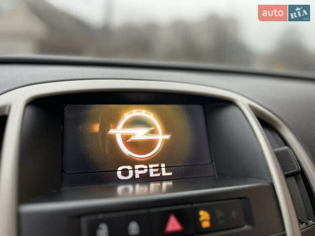 Серый Опель Астра, объемом двигателя 1.7 л и пробегом 257 тыс. км за 5850 $, фото 17 на Automoto.ua