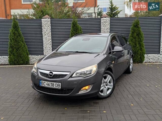 Опель Астра 2012 в Черкассах на Automoto.ua Серый Опель Астра, объемом двигателя 1.7 л и пробегом 236 тыс. км за 7499 $, фото 4 на Automoto.ua