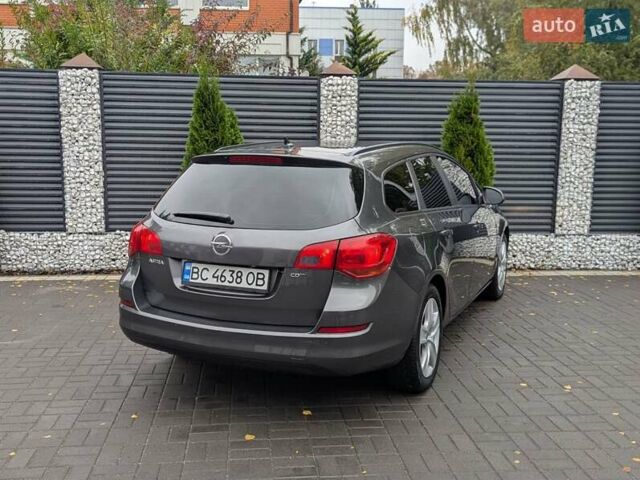 Опель Астра 2012 в Черкассах на Automoto.ua Серый Опель Астра, объемом двигателя 1.7 л и пробегом 236 тыс. км за 7499 $, фото 9 на Automoto.ua