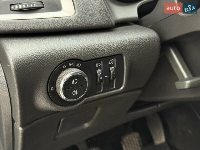 Серый Опель Астра, объемом двигателя 1.7 л и пробегом 245 тыс. км за 5700 $, фото 19 на Automoto.ua