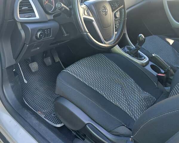 Сірий Опель Астра, об'ємом двигуна 1.7 л та пробігом 210 тис. км за 7500 $, фото 4 на Automoto.ua