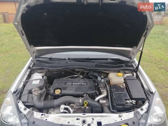 Серый Опель Астра, объемом двигателя 1.7 л и пробегом 300 тыс. км за 5999 $, фото 8 на Automoto.ua
