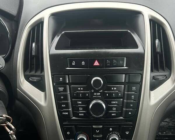 Серый Опель Астра, объемом двигателя 1.69 л и пробегом 241 тыс. км за 5900 $, фото 10 на Automoto.ua