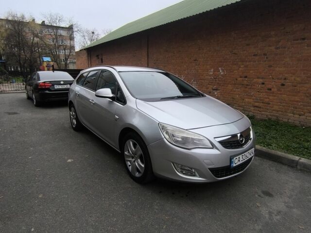 Серый Опель Астра, объемом двигателя 1.7 л и пробегом 255 тыс. км за 6950 $, фото 1 на Automoto.ua