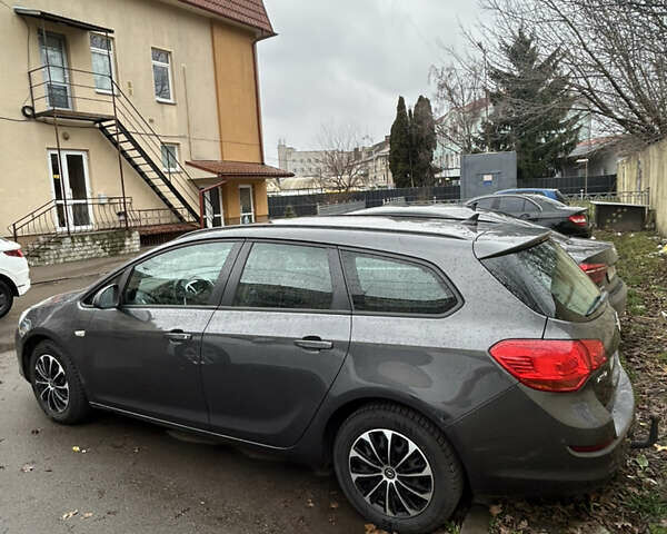 Серый Опель Астра, объемом двигателя 1.7 л и пробегом 231 тыс. км за 6600 $, фото 3 на Automoto.ua